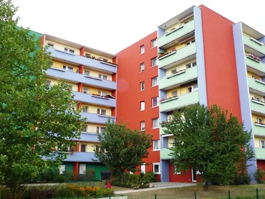 Seniorenwohnung mit Duschbad und schickem Einbauschrank im Flur! — photo 1